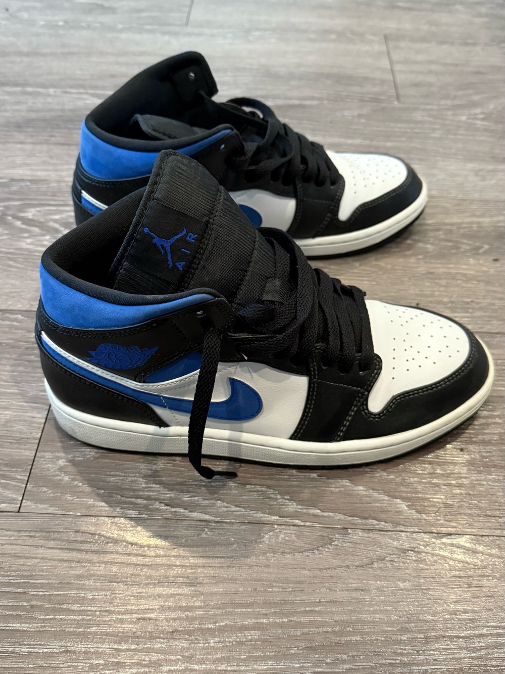 Men’s Air Jordan 1 Mid “Racer Blue”